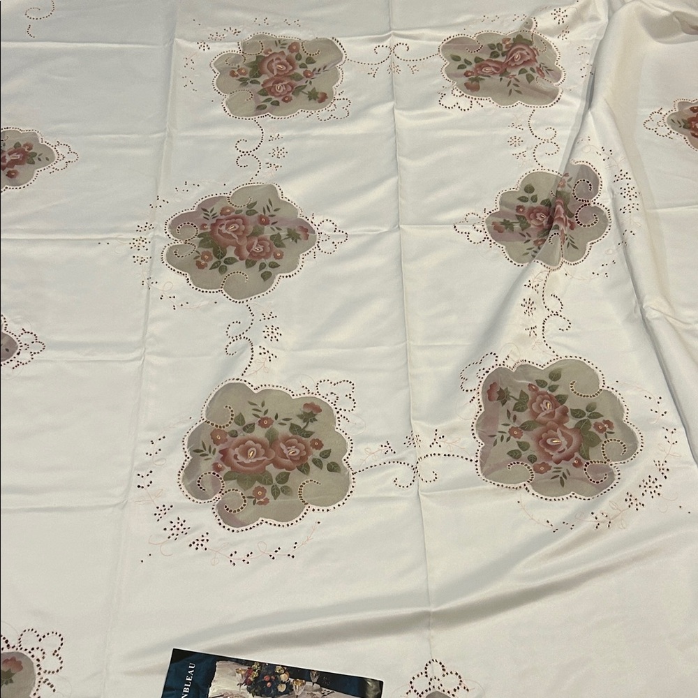 Cream and Pink Table Linens for Elegant Dining